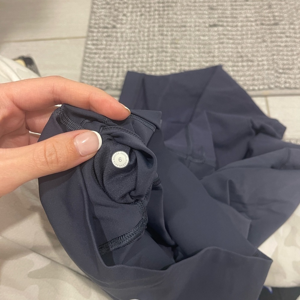 Lululemon Sheer Will High-Rise Tight 28" Pulse
Stone Blue size 8 - Picture 9 of 10